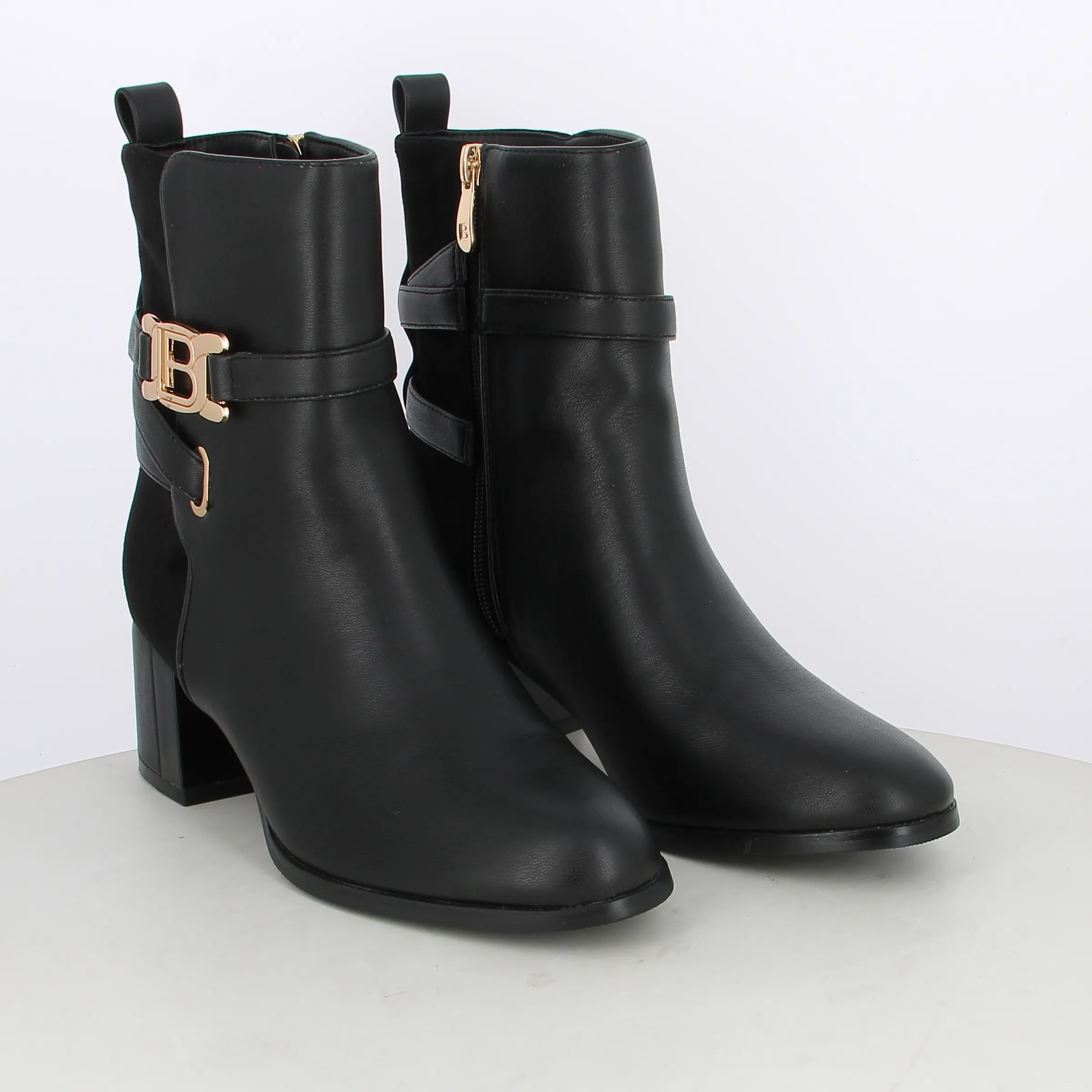 -----Laura Biagiotti -----Stivaletti da donna con fibbia ----