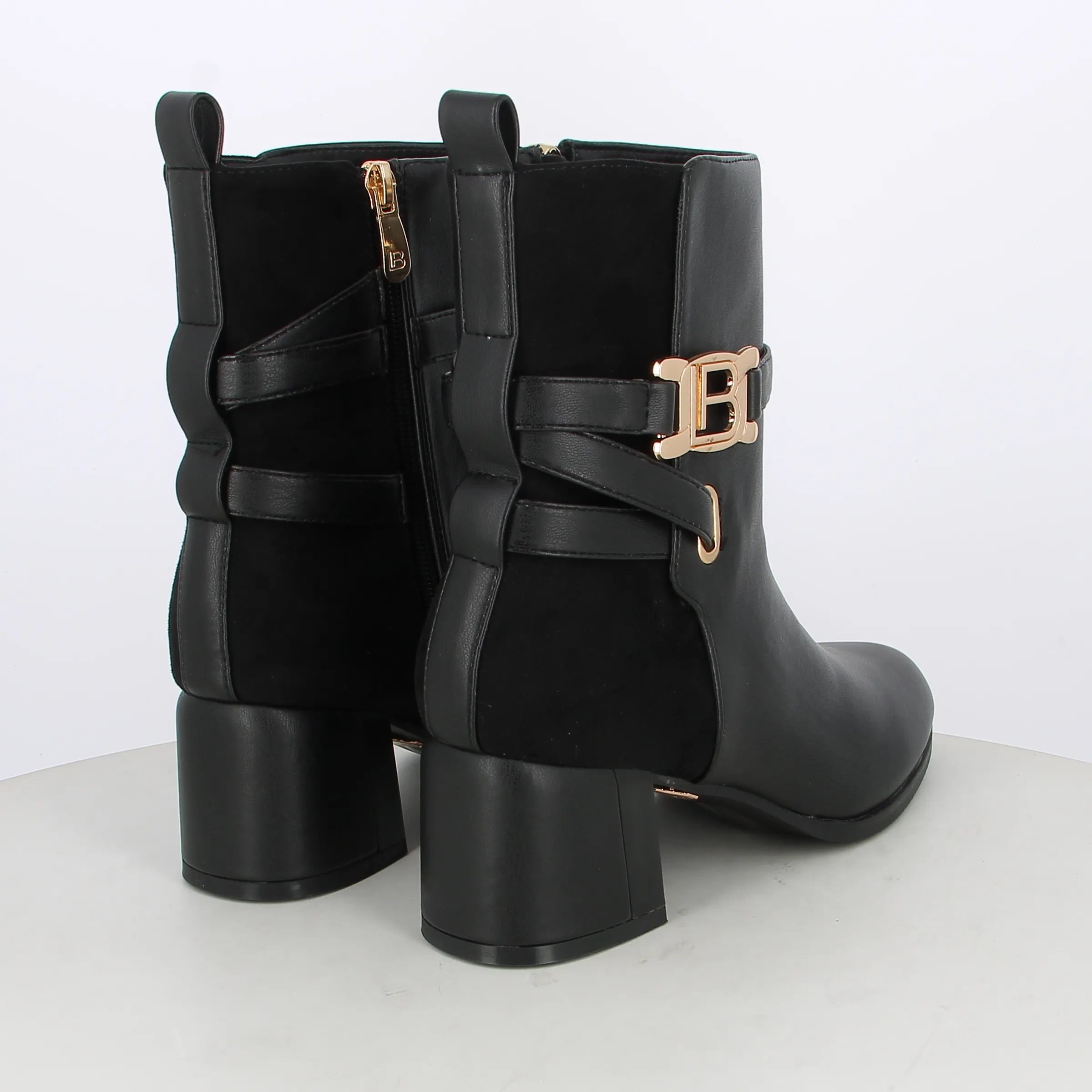 -----Laura Biagiotti -----Stivaletti da donna con fibbia ----
