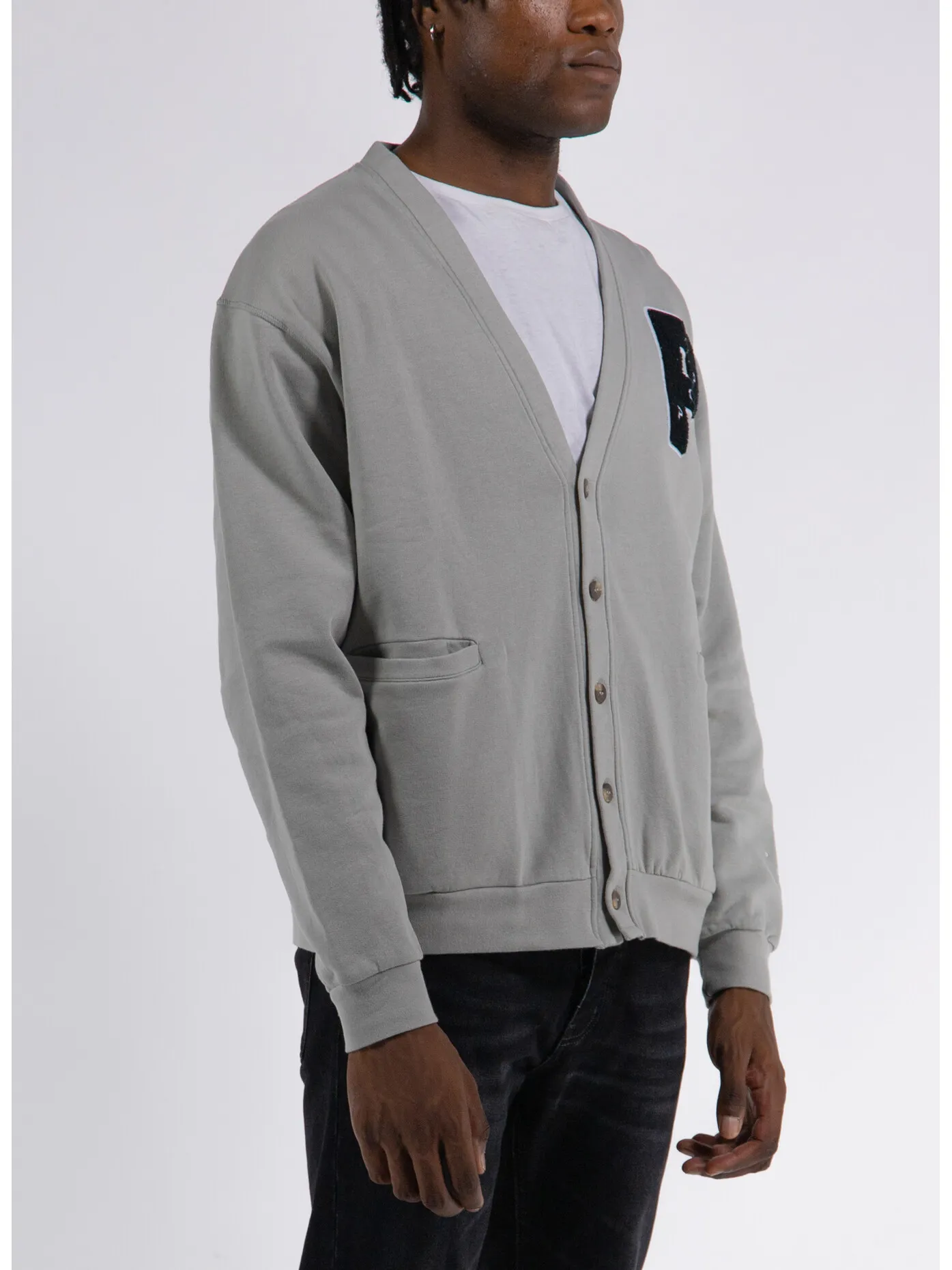     -POP TRADING COMPANY    -CARDIGAN BIG P SWEAT-
