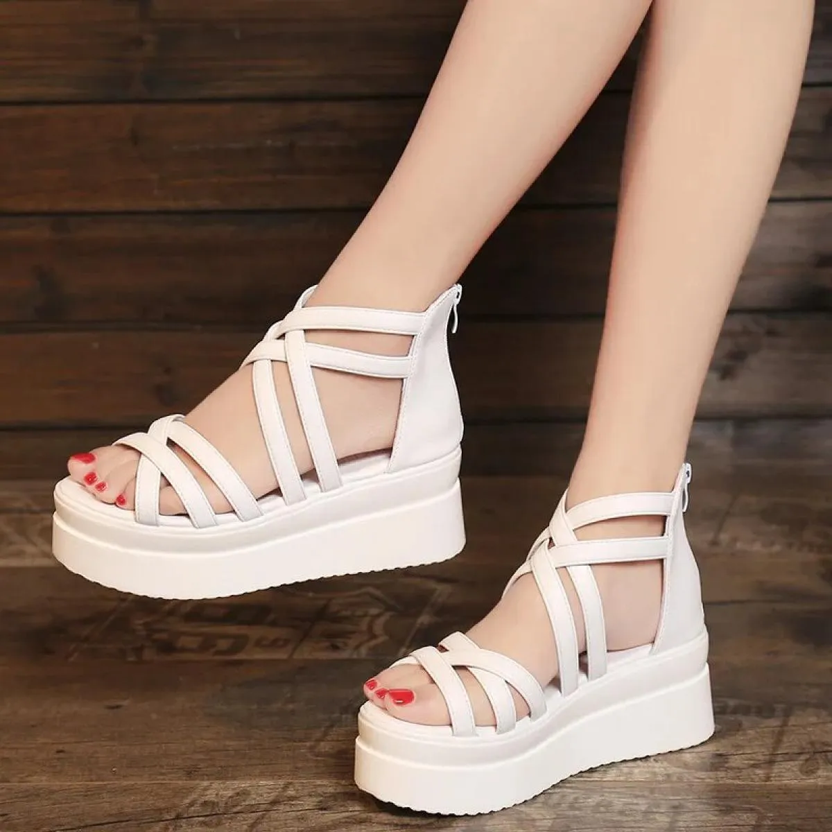 2023 Sandali da donna Sandali con zeppa da donna estivi Scarpe con punta aperta con suola spessa Donna Nuove scarpe romane Sanda