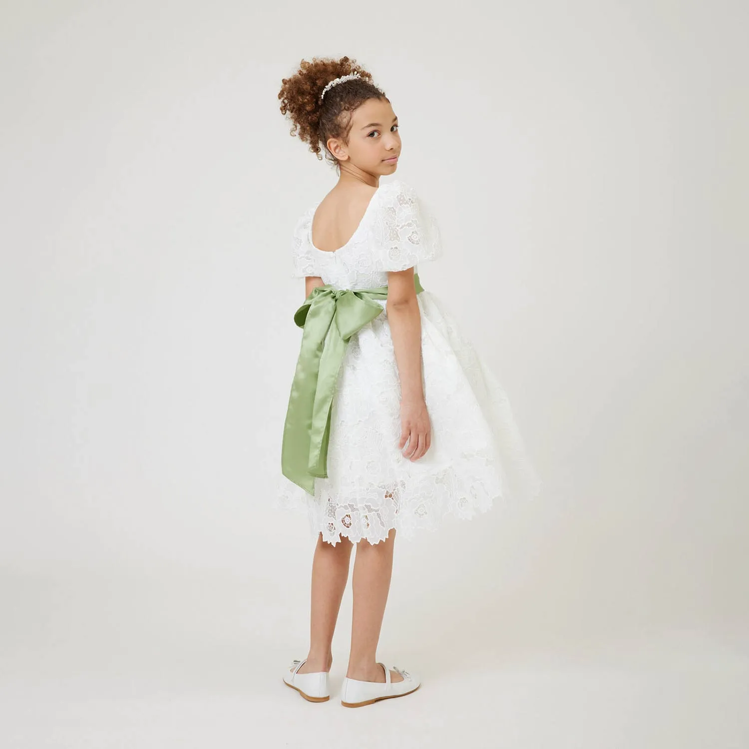 Abito Bianco Interamente In Pizzo Bambina