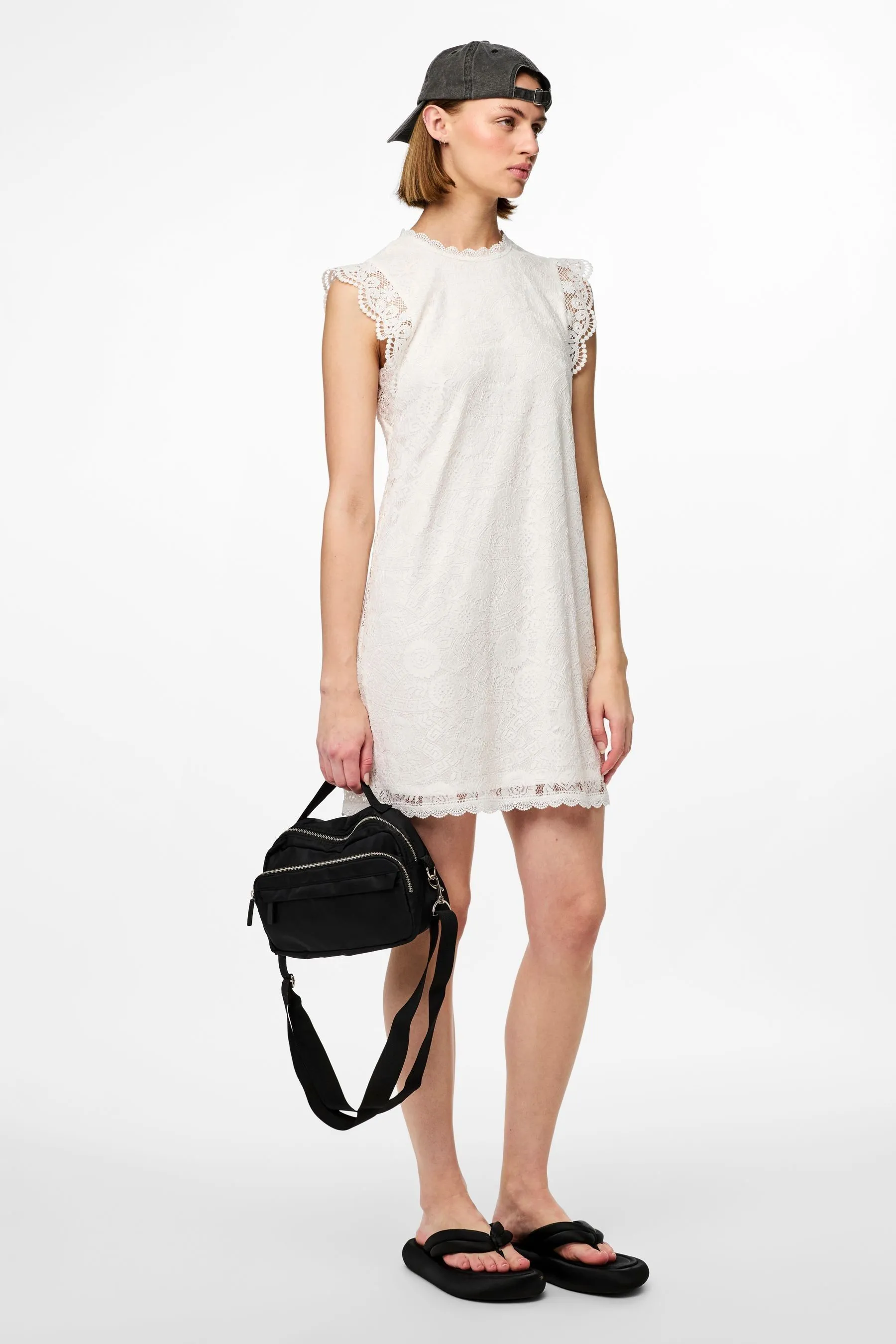 abito PIECES Pizzo con dettaglio