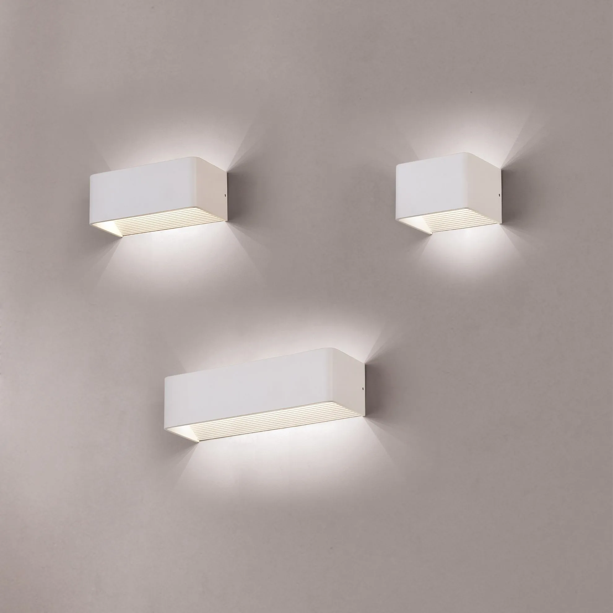 Applique Icon Bianco Biemissione Led 10,5w CCT 2700K/3000K L20 cm ACB