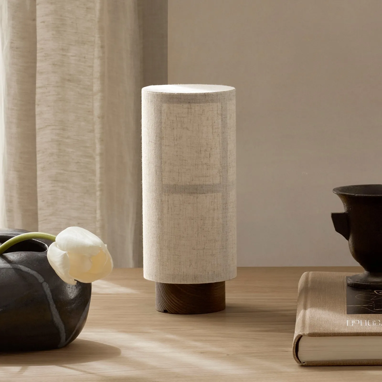 Audo Hashira lampada LED da tavolo accu, naturale