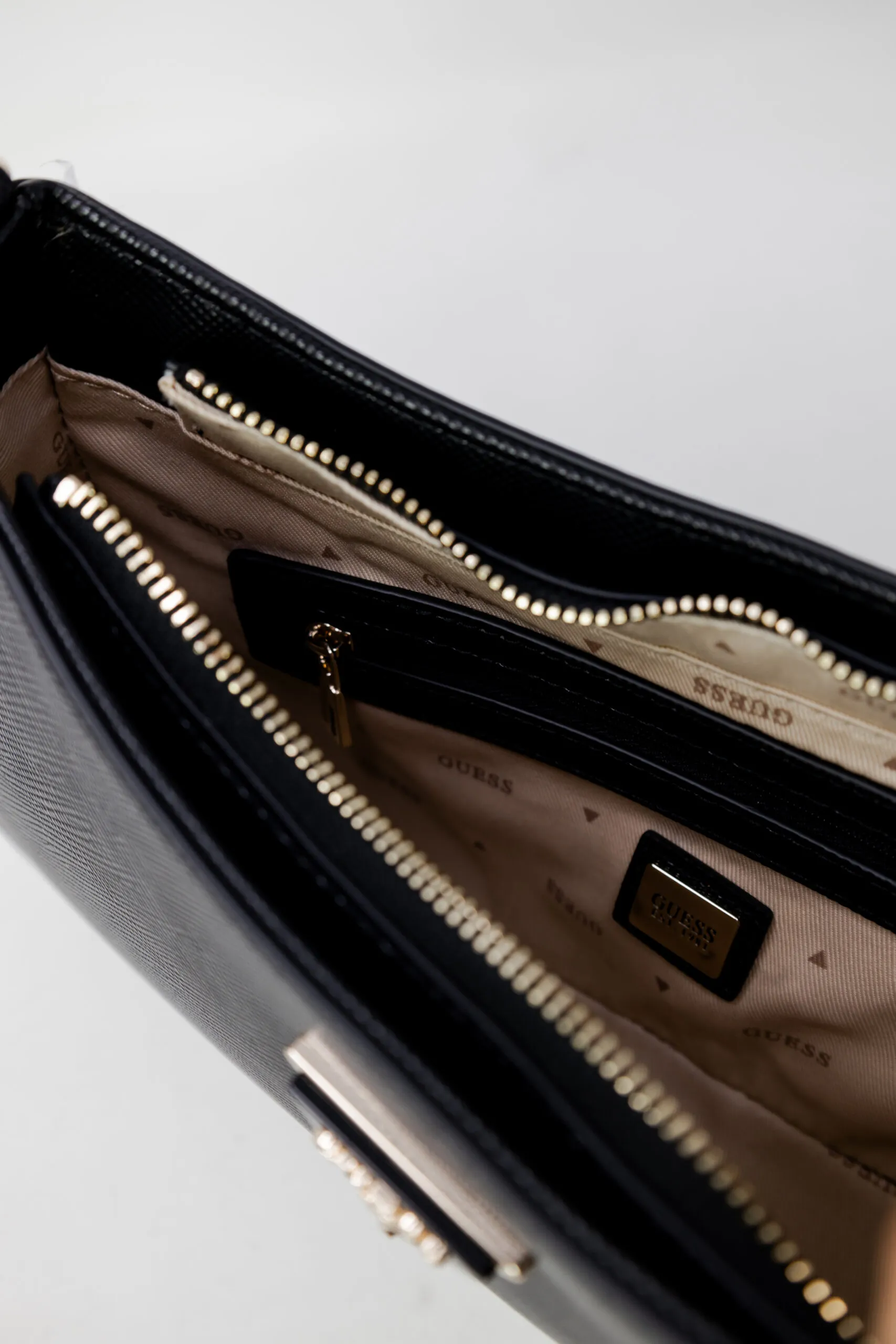 Borsa Guess NOELLE Nero