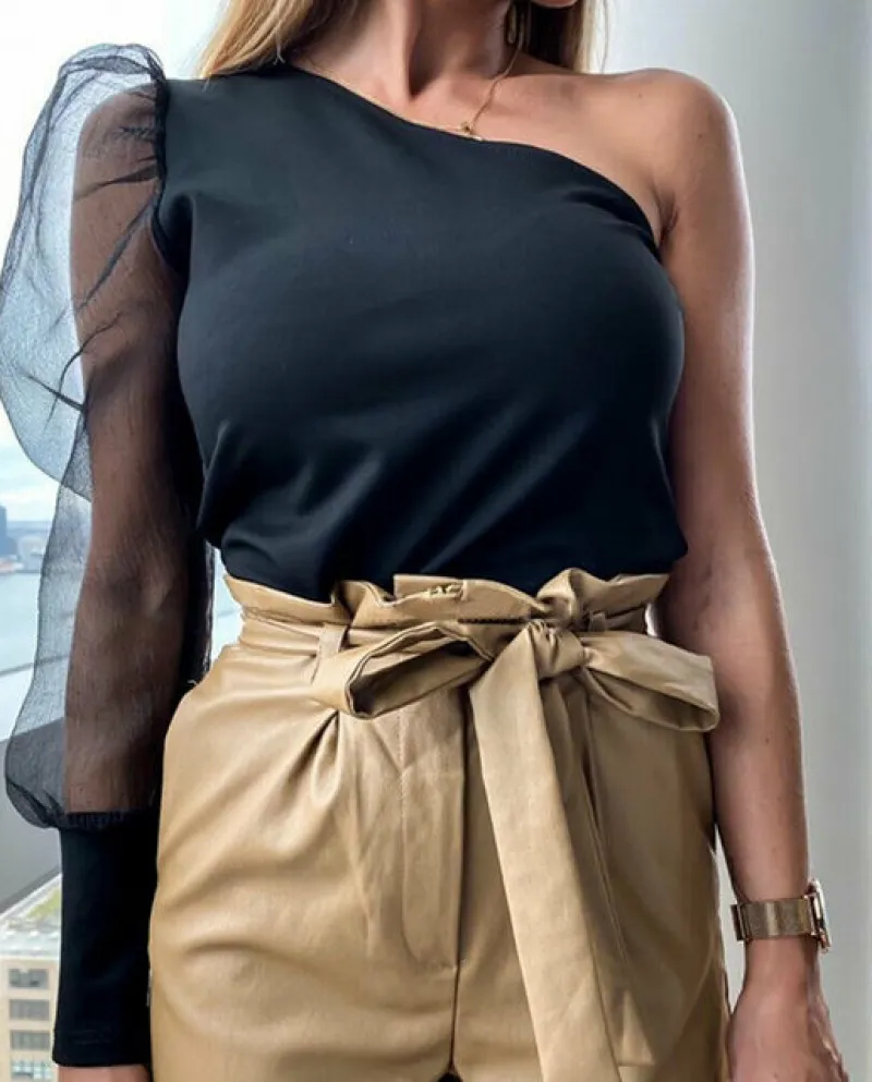 Camicetta trasparente in rete nera Camicia da donna con maniche a sbuffo e una spalla Elega