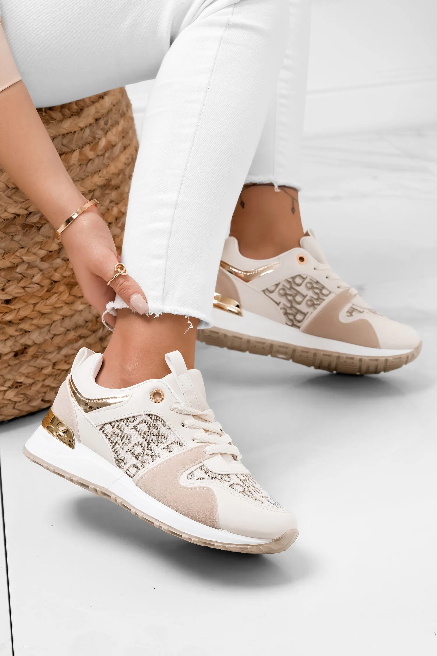 DEZZY - Sneakers beige e oro con lacci