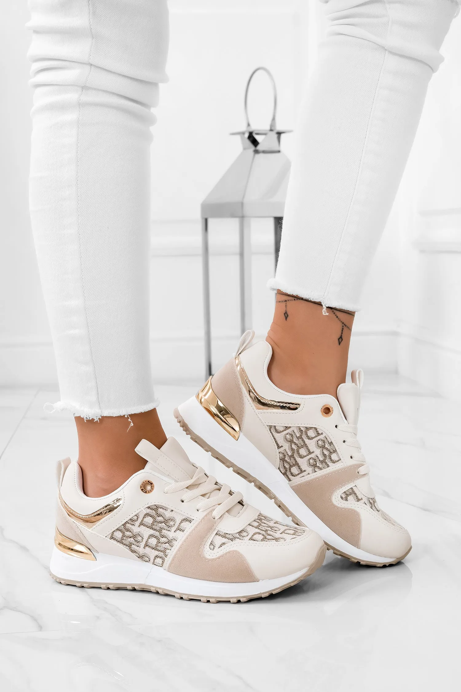 DEZZY - Sneakers beige e oro con lacci