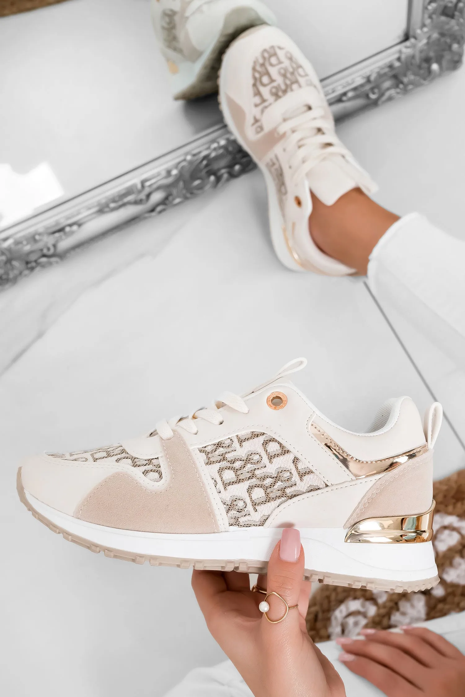 DEZZY - Sneakers beige e oro con lacci