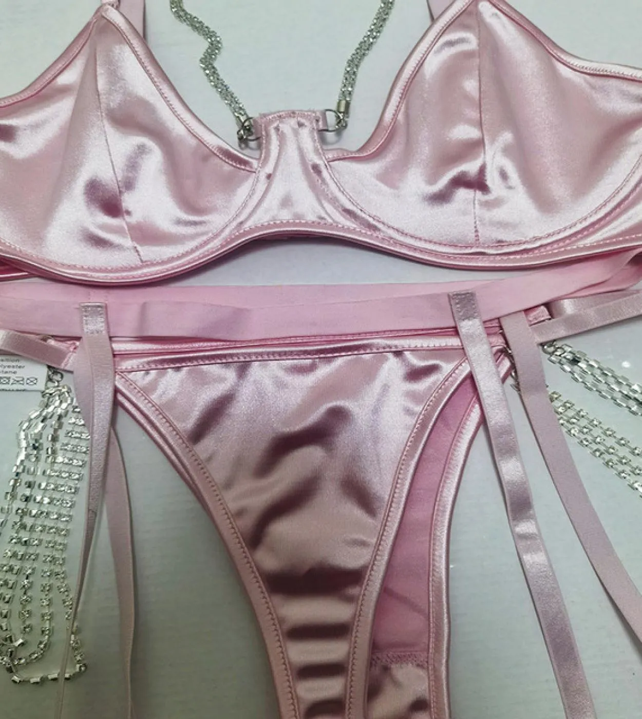 Ellolace San Valentino Lingerie di seta Biancheria intima di lusso con strass 4 pezzi Giarrettiera Intimo rosso senza censura