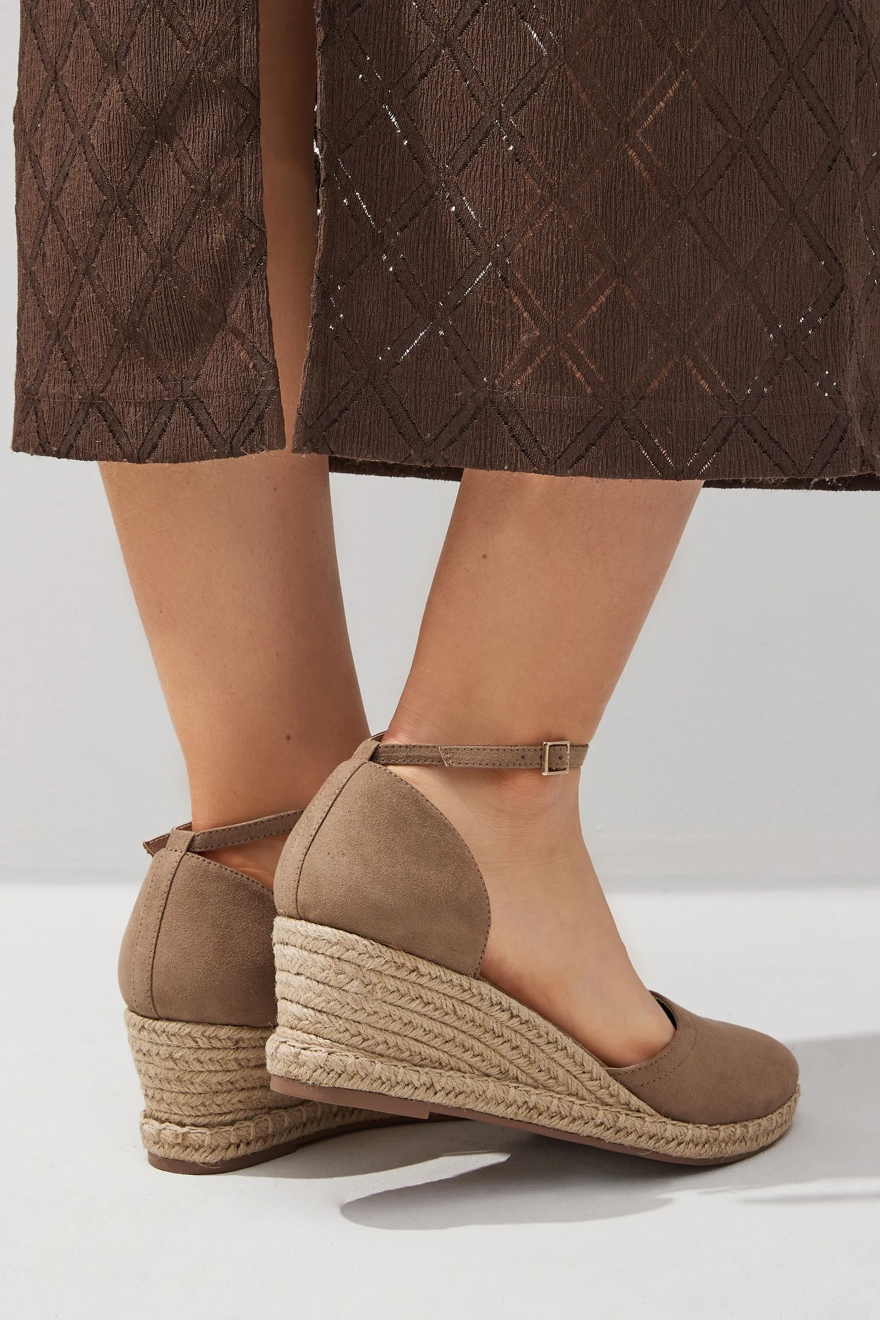 Forever Comfort® - Scarpe con zeppa a punta chiusa