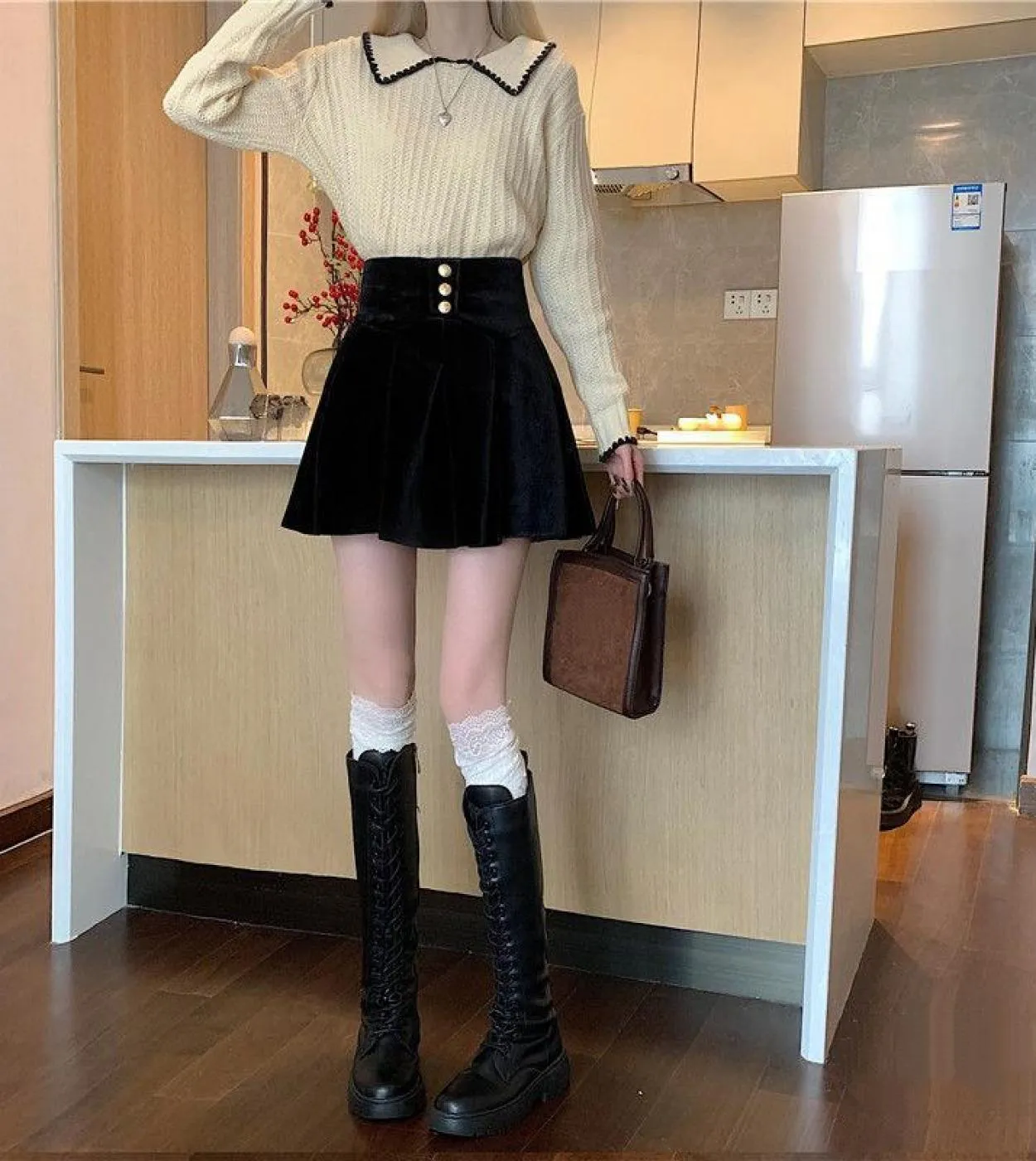 Gonne a pieghe in velluto dorato Moukyun Autunno Vita alta da donna  Gonna casual Kawaii Za Donna Minigonna nera A Line