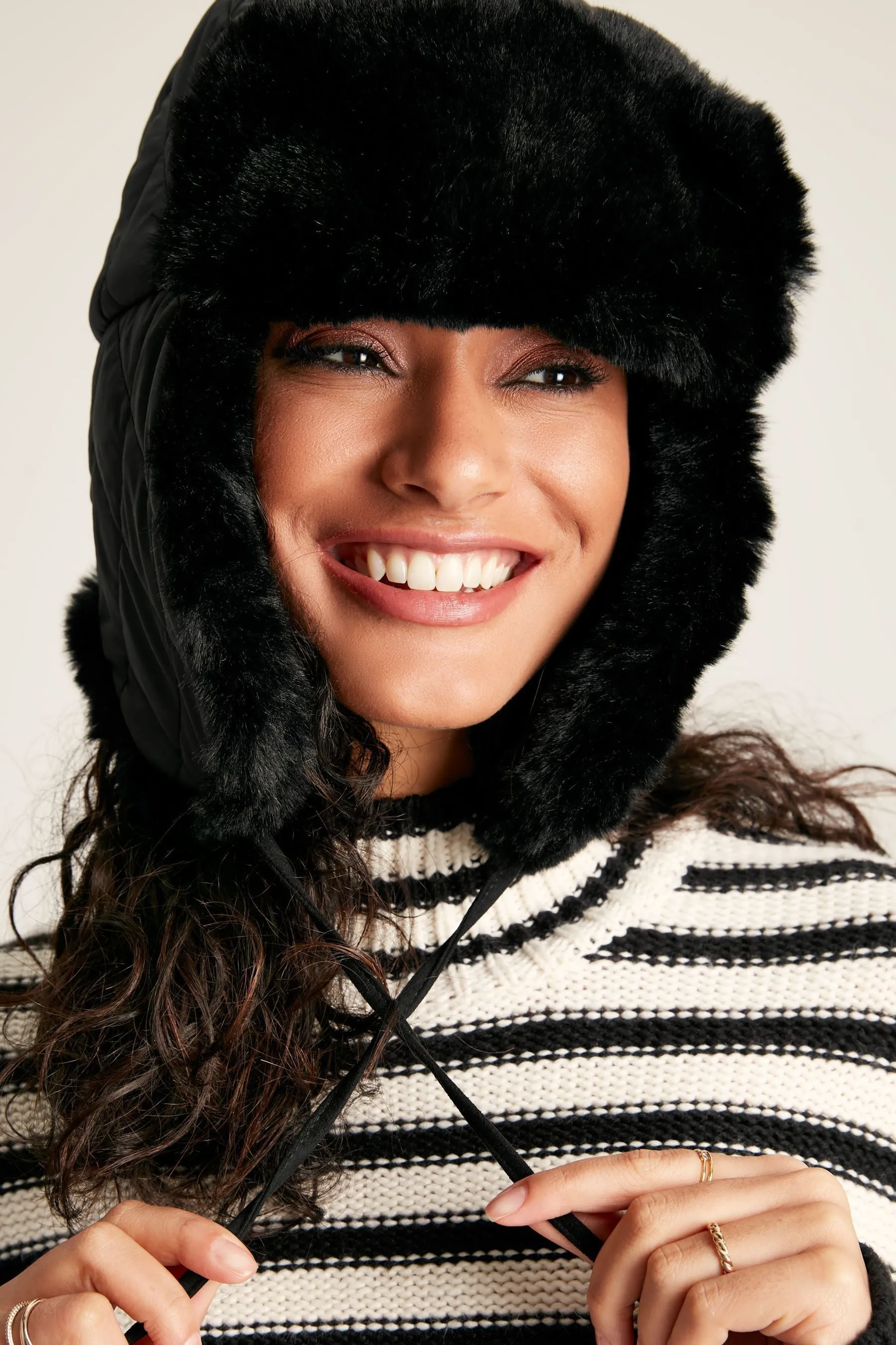 Joules - Eira - Cappello da Cappello con paraorecchie trapuntato con fodera in pelliccia sintetica