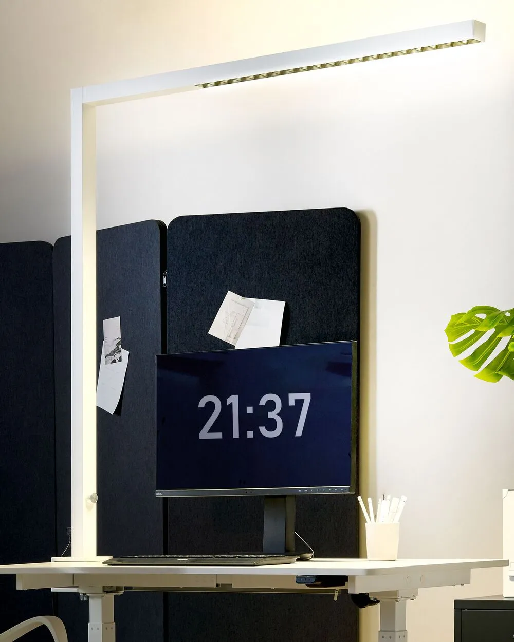 Lampada da tavolo con morsetto a LED VOLANS con dimmer Metallo Bianco