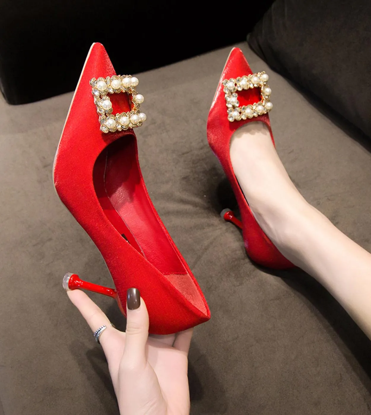 Nuovi sandali di piume blu Infradito da donna Sandali con tacco alto in pelle Scarpe da donna in pelliccia estiva Décolleté Scar