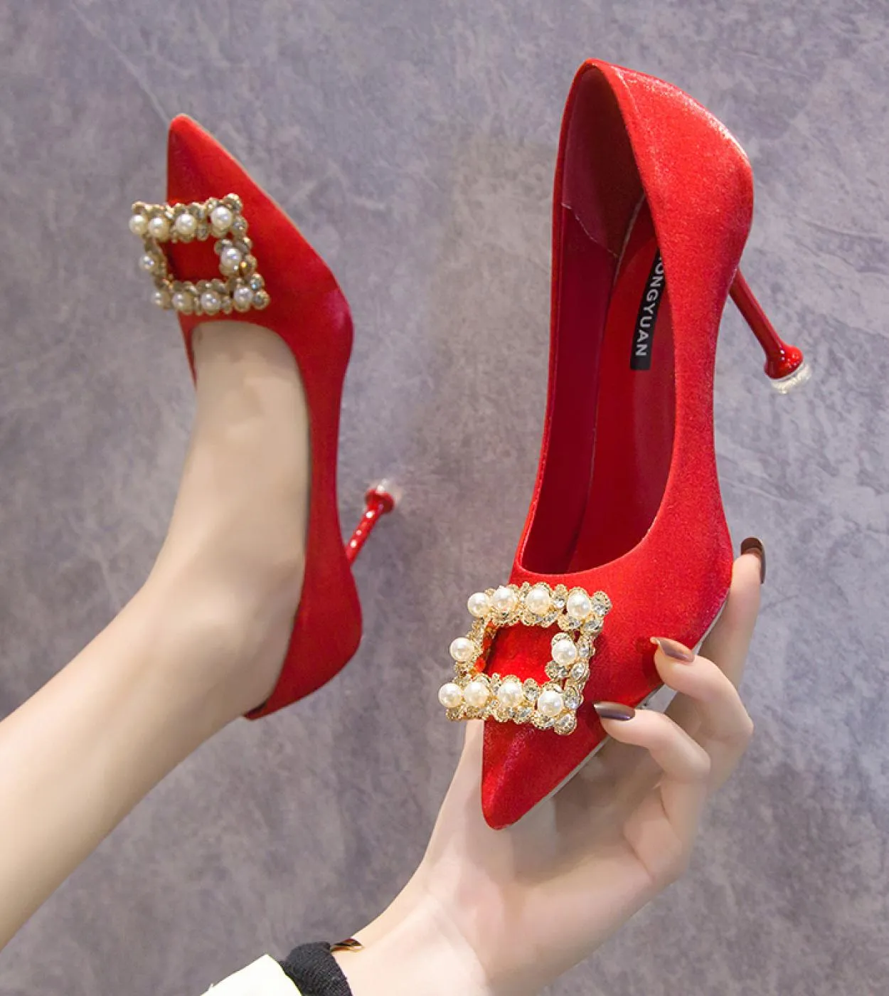 Nuovi sandali di piume blu Infradito da donna Sandali con tacco alto in pelle Scarpe da donna in pelliccia estiva Décolleté Scar