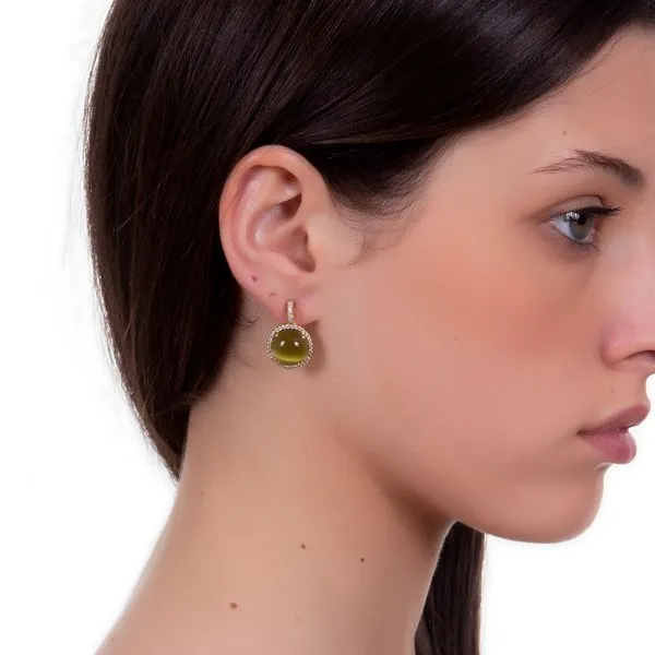Orecchini con pendente cabochon verde olivina e zirconi    