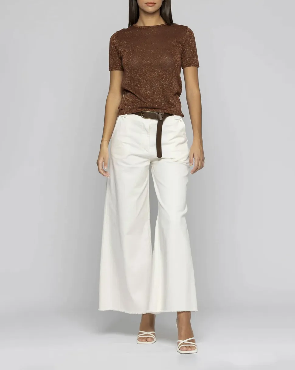 Pantaloni bianchi wide in bull di cotone color burro con cintura in vita