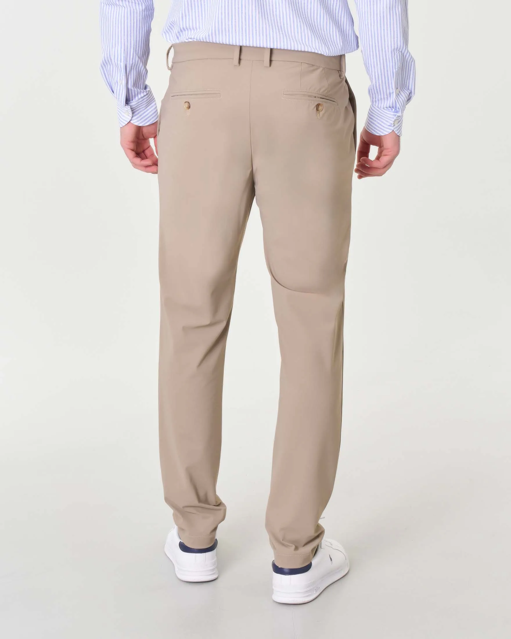 Pantaloni chino slim beige in tessuto tecnico stretch