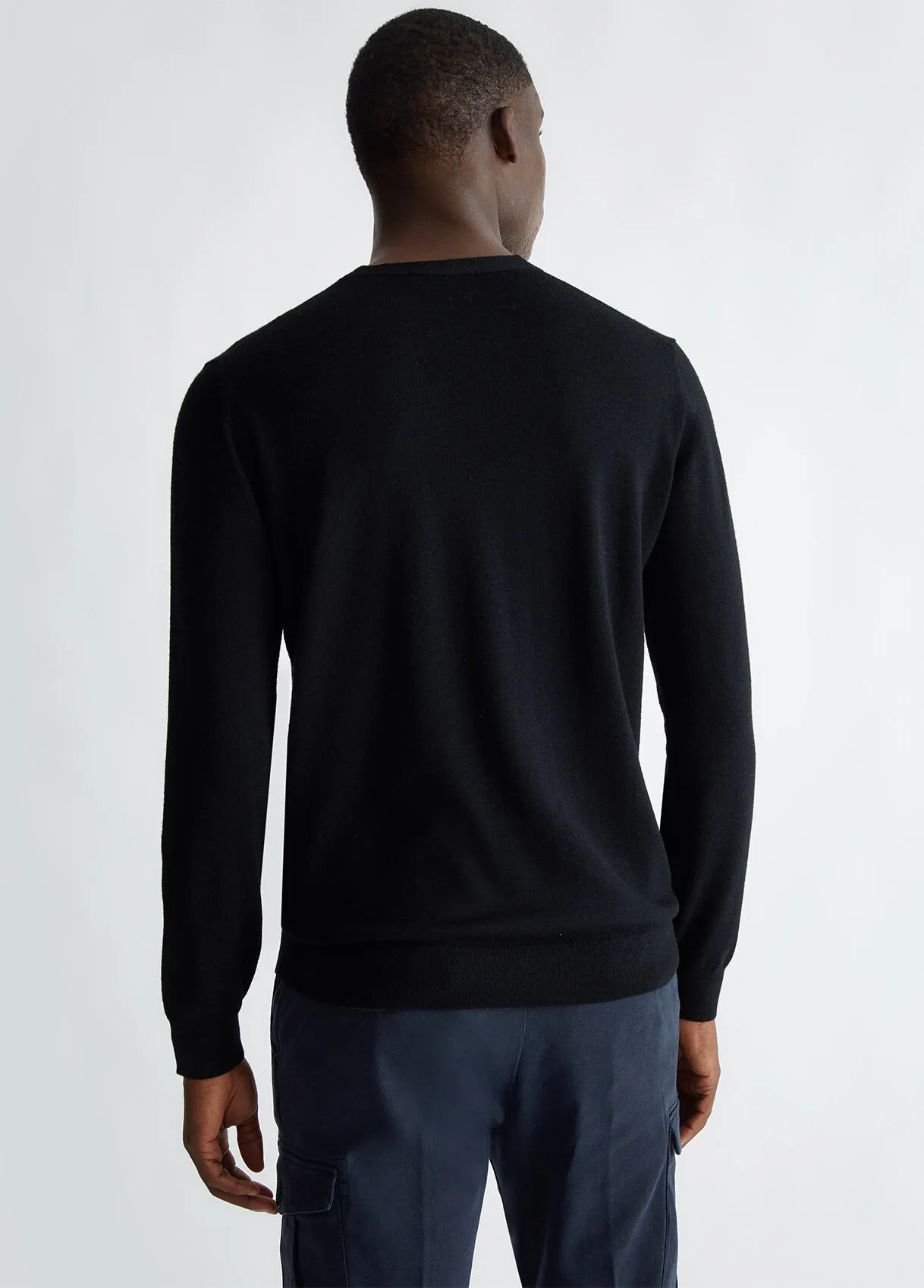 Pullover nero in lana
