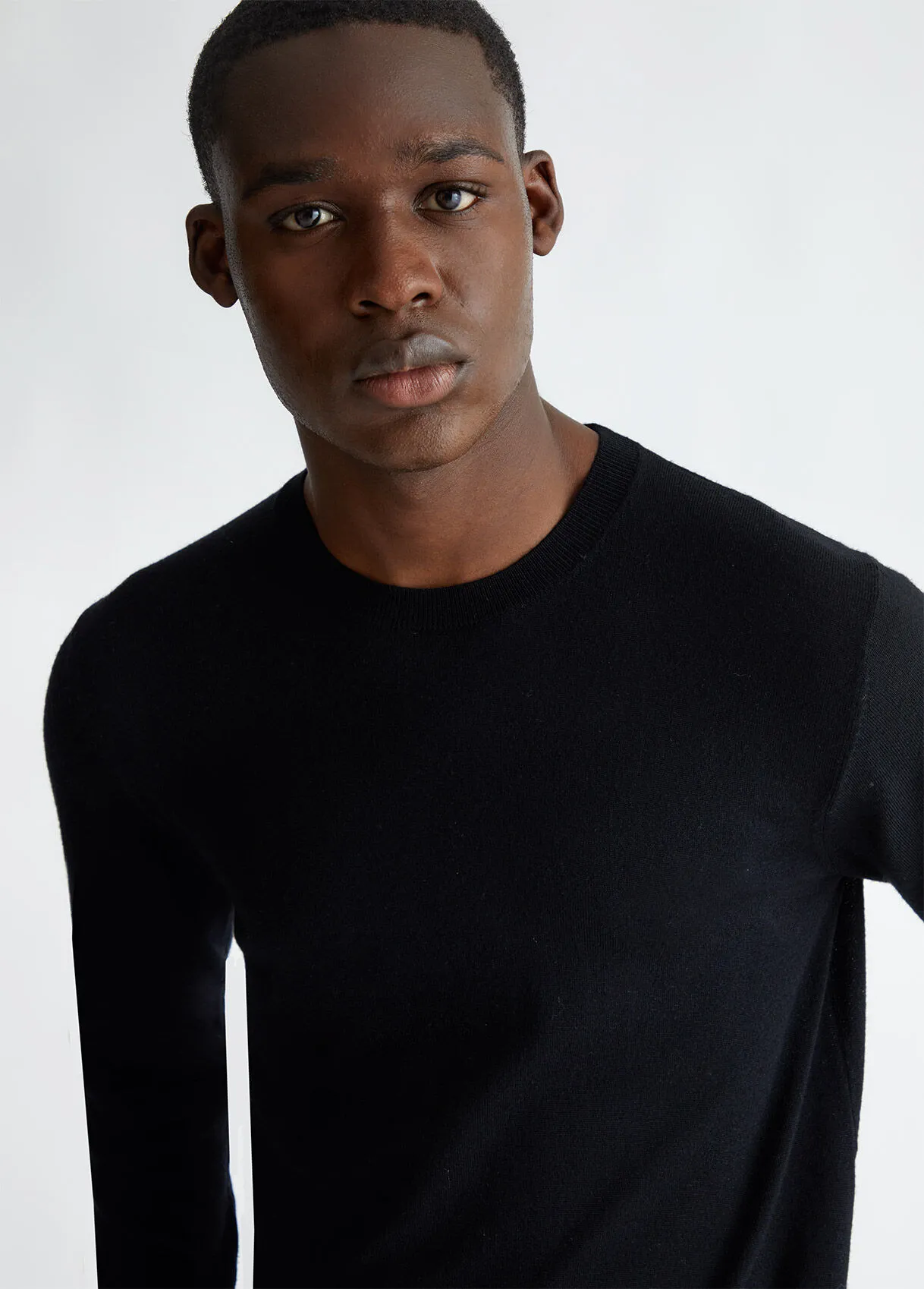 Pullover nero in lana