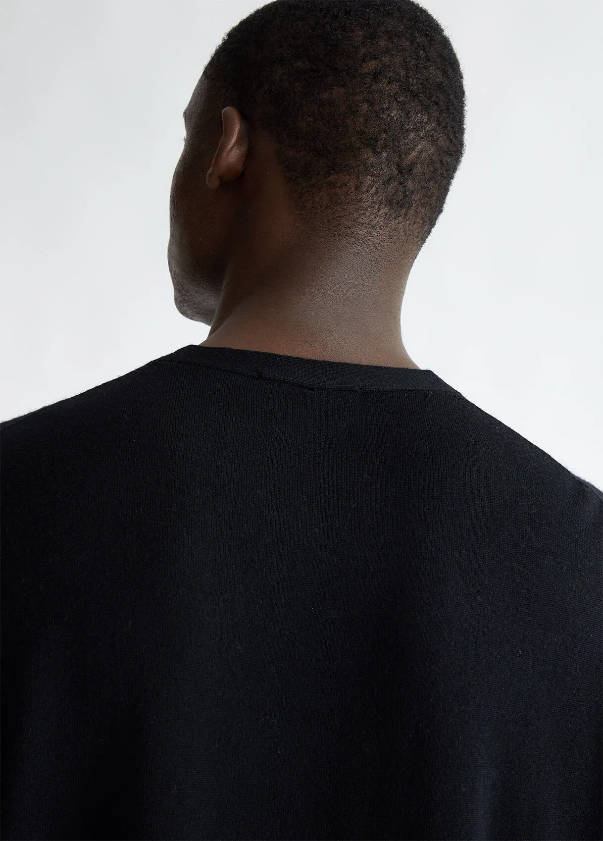 Pullover nero in lana