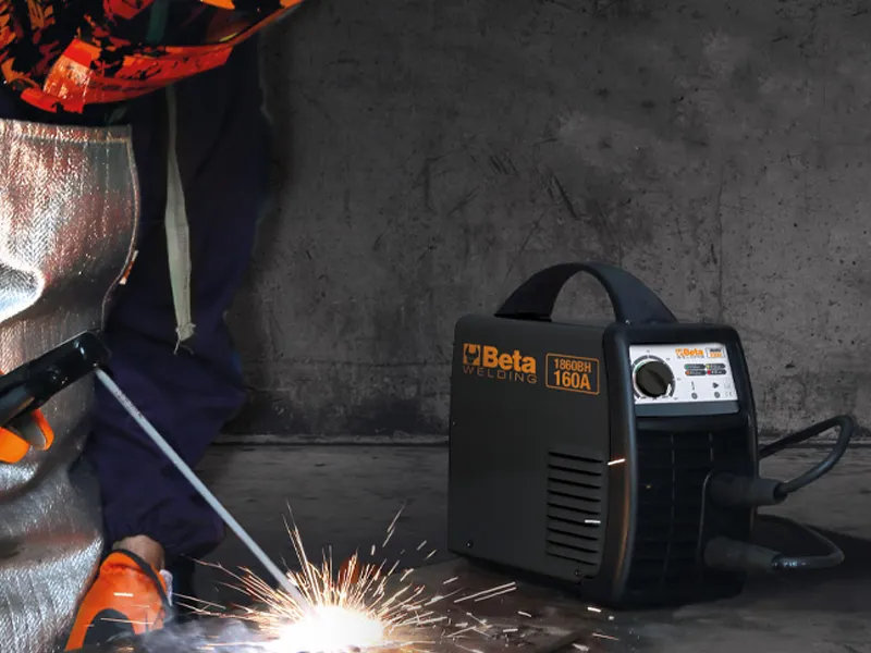 Saldatrice ad inverter Beta 1860BH/120A per saldatura MMA, 10-120A