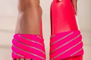 Sandali con cinturino largo, fucsia