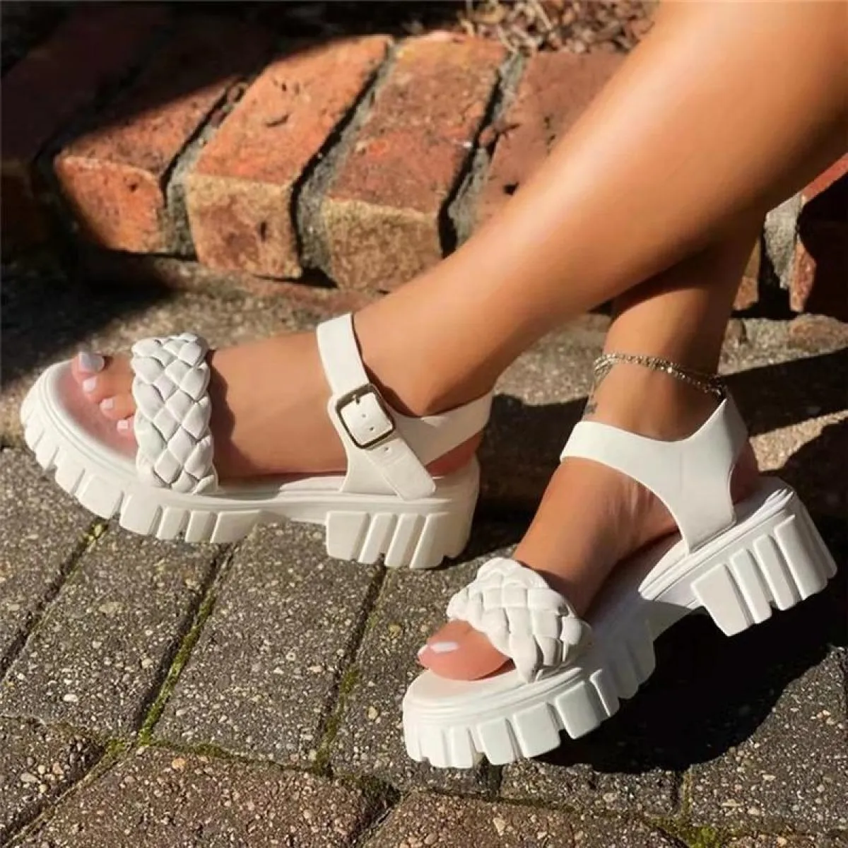Sandali da donna scarpe con plateau tacchi quadrati fibbia alla caviglia scarpe da donna estive 2022 décolleté da donna in pelle
