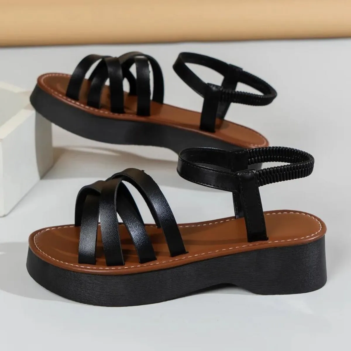 Scarpe da donna 2023 Sandali da donna con fascia elastica di alta qualità Sandali nuovi da donna Scarpe con plateau a punta aper