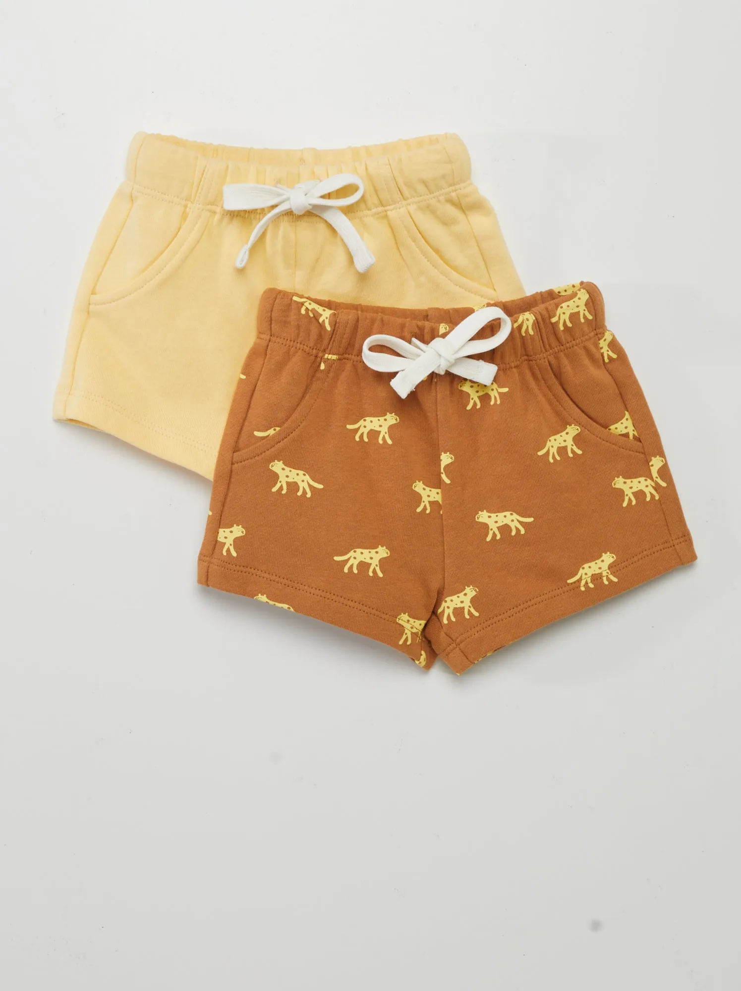 Set di 2 shorts in tessuto felpato leggero - MARRONE