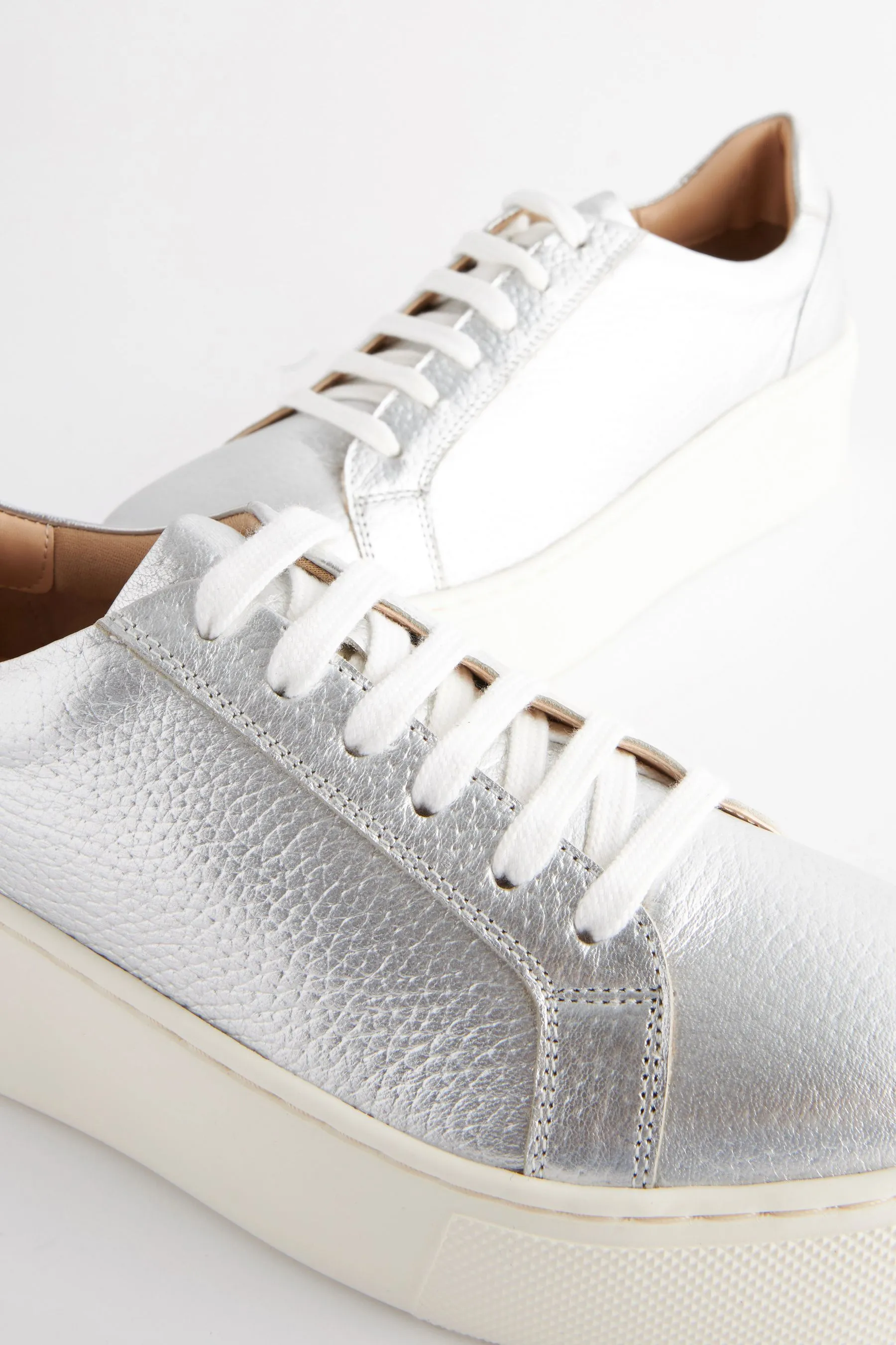 Signature - Forever Comfort® - Scarpe da ginnastica in pelle con zeppa spessa
