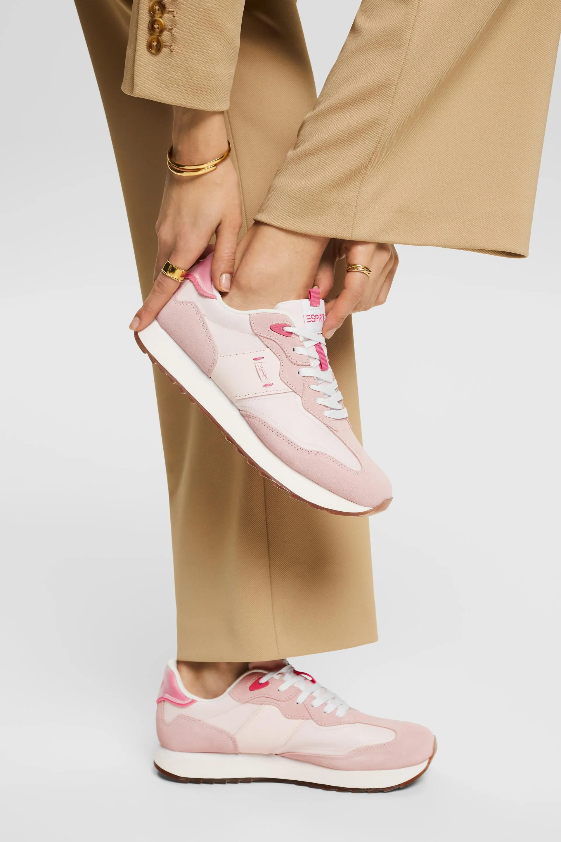 Sneakers in pelle con plateau