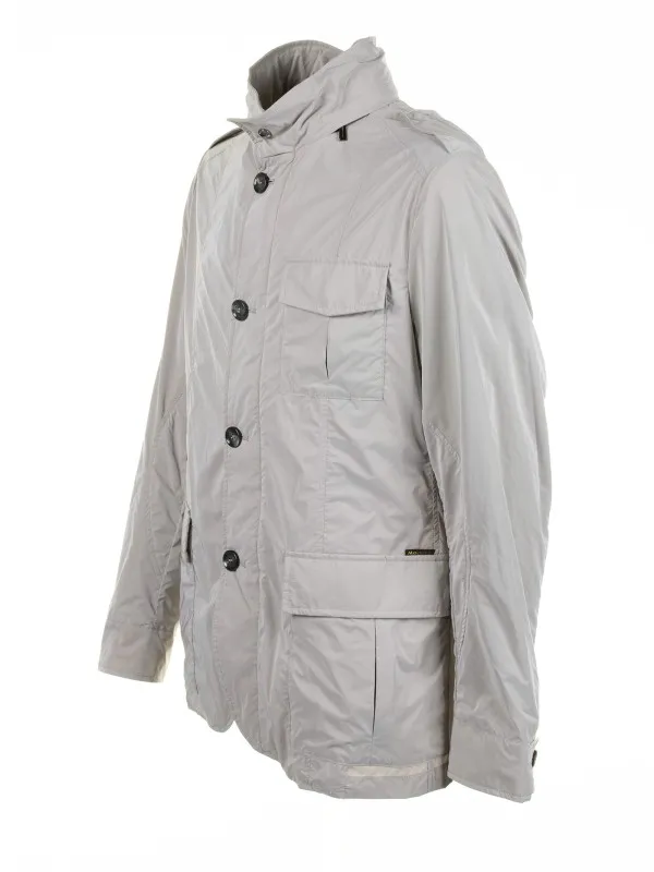 Spring jacket with pockets and buttons