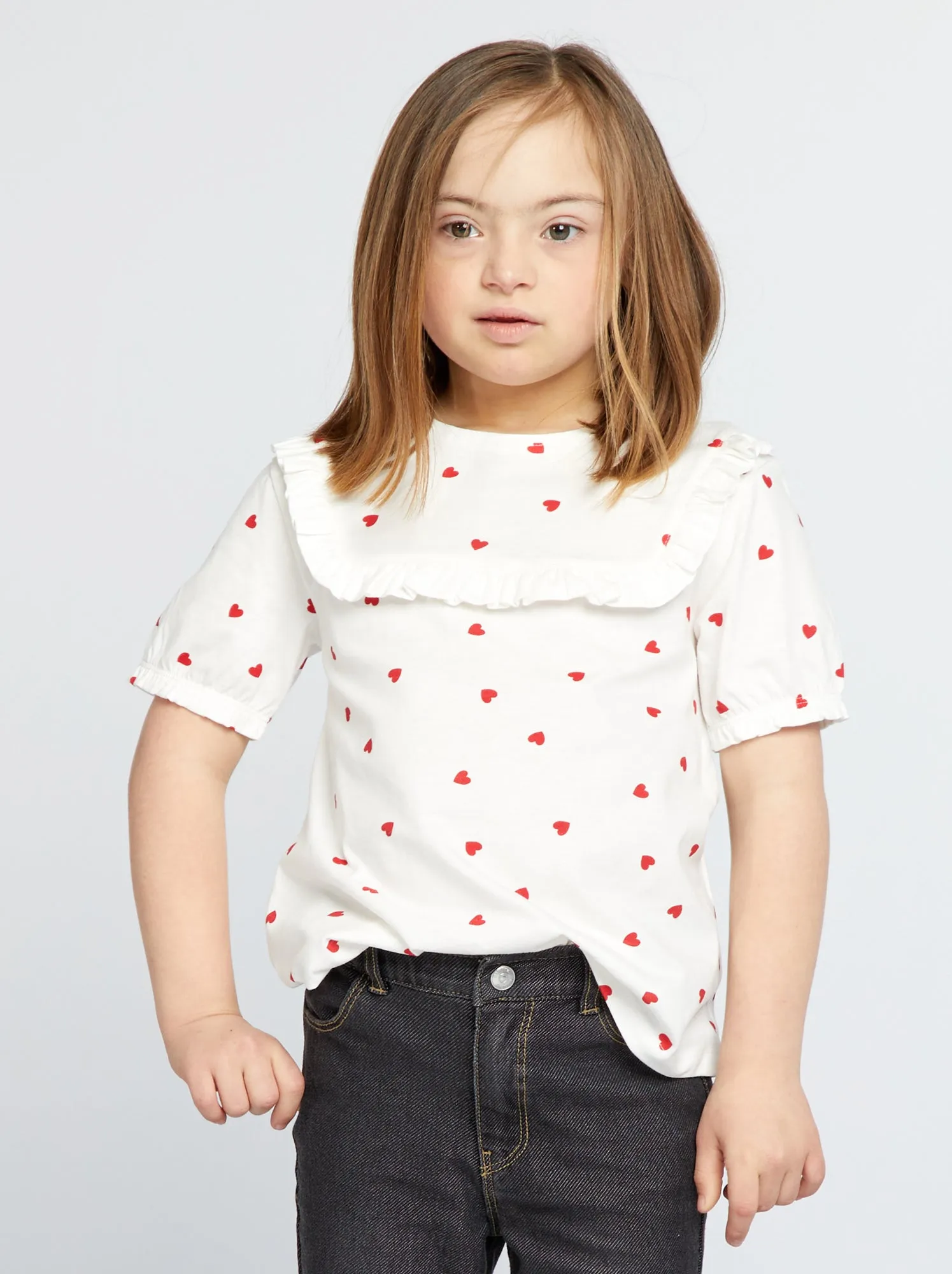 T-shirt adattiva con volant e motivo 'cuore' - BIANCO