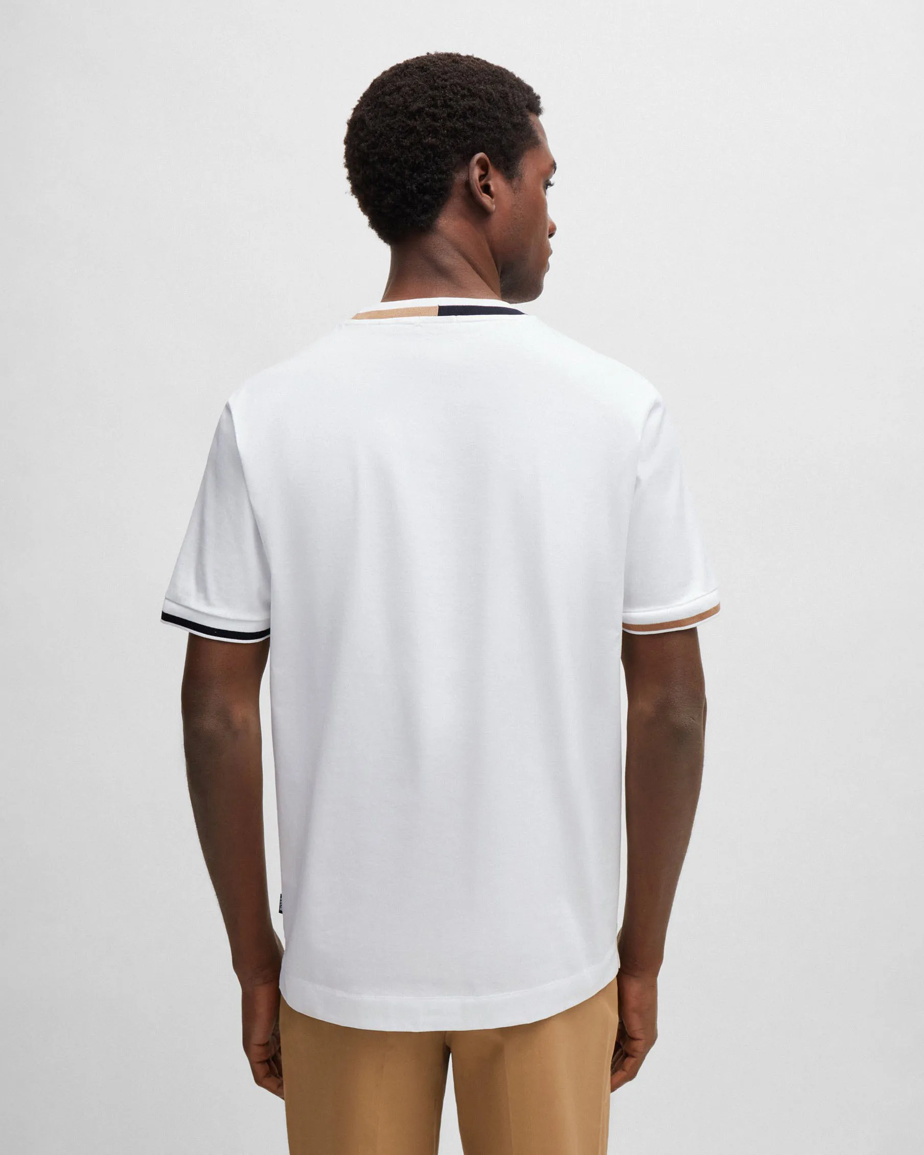 T-shirt bianca mezza manica Thompson in puro cotone con bordino nero e cammello