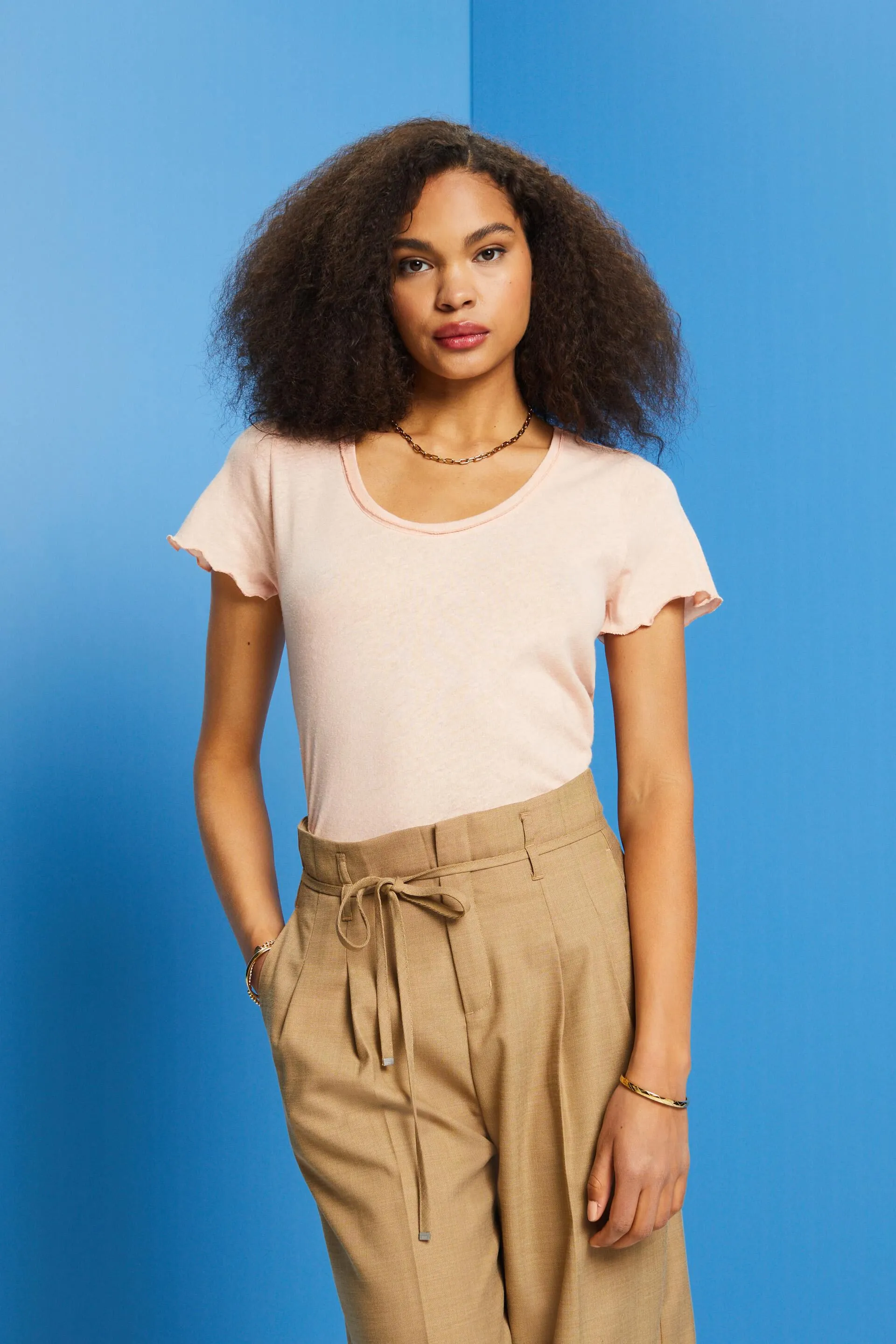 T-shirt con orli arrotolati, misto cotone e lino