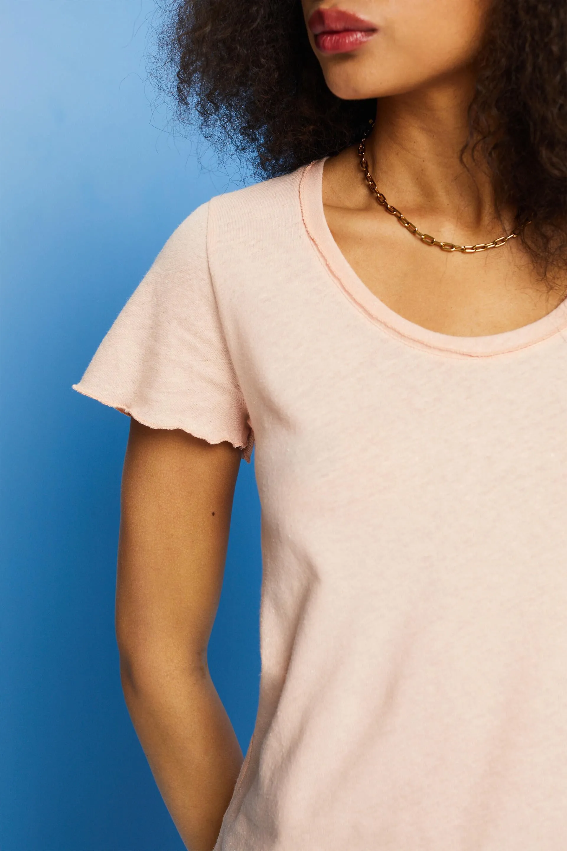 T-shirt con orli arrotolati, misto cotone e lino