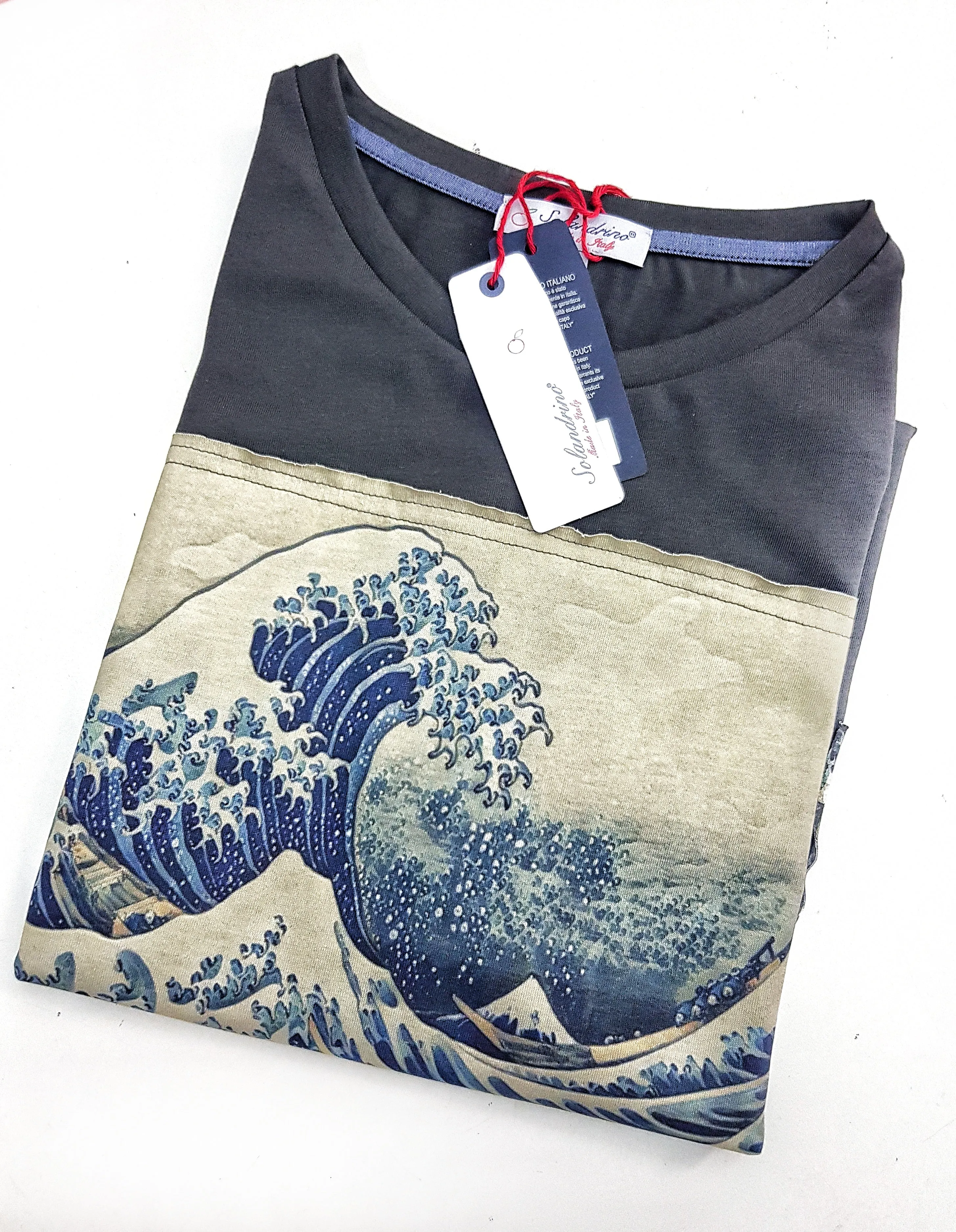 T-shirt made in Italy Fantasia big wave 100% fresco cotone jersey design big wave