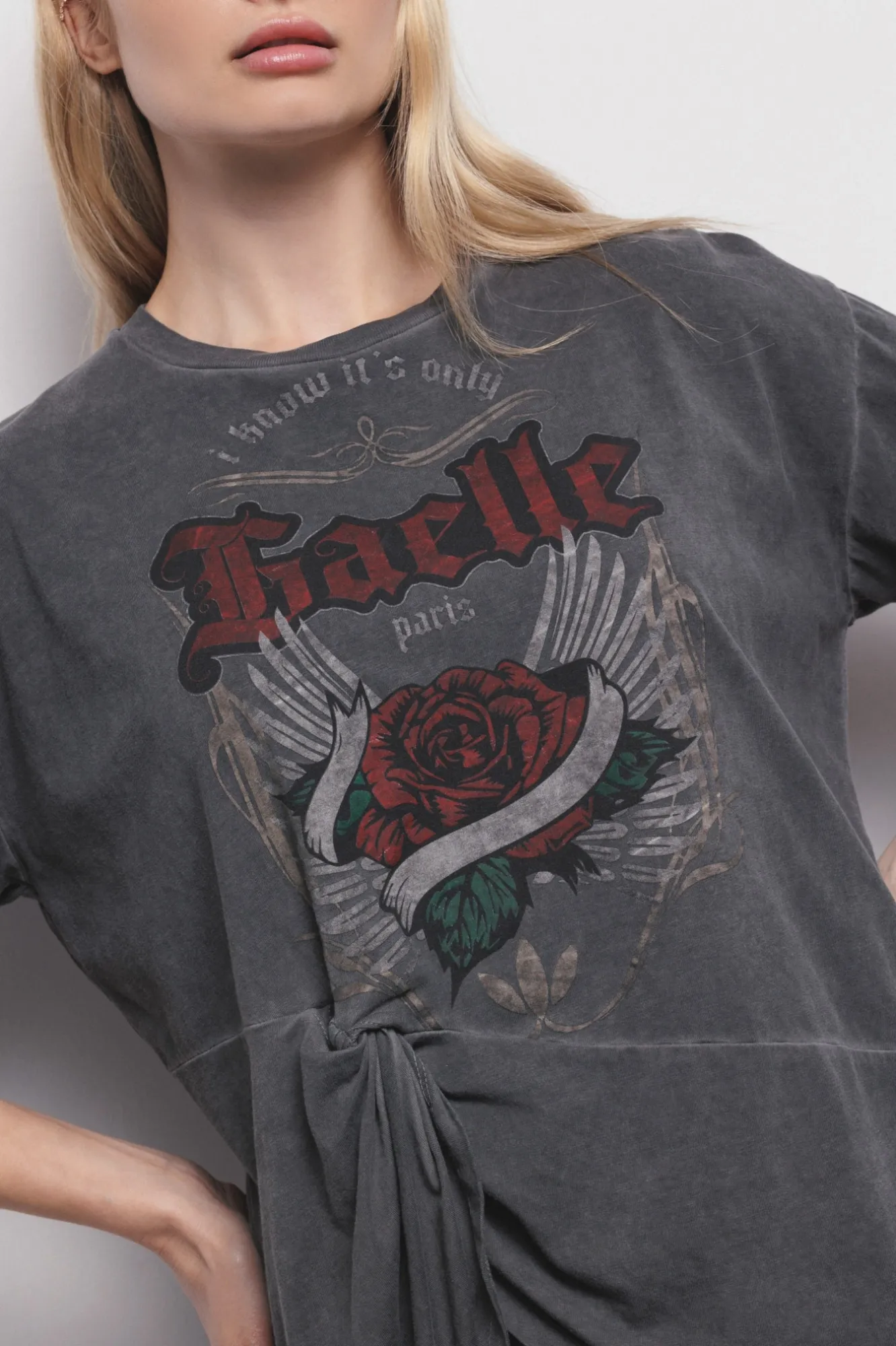 T-SHIRT PARICOLLO MEZZA MANICA DETTAGLIO NODO TAGLIO SUL DAVANTI - Gaëlle Paris