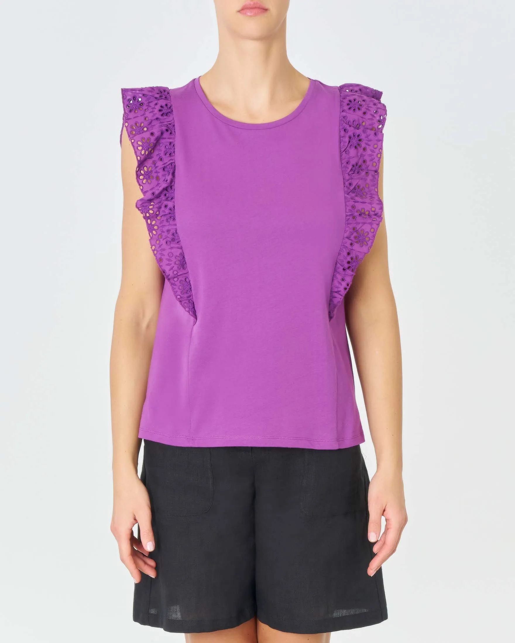 T-shirt viola in cotone con maniche a volant in pizzo Sangallo