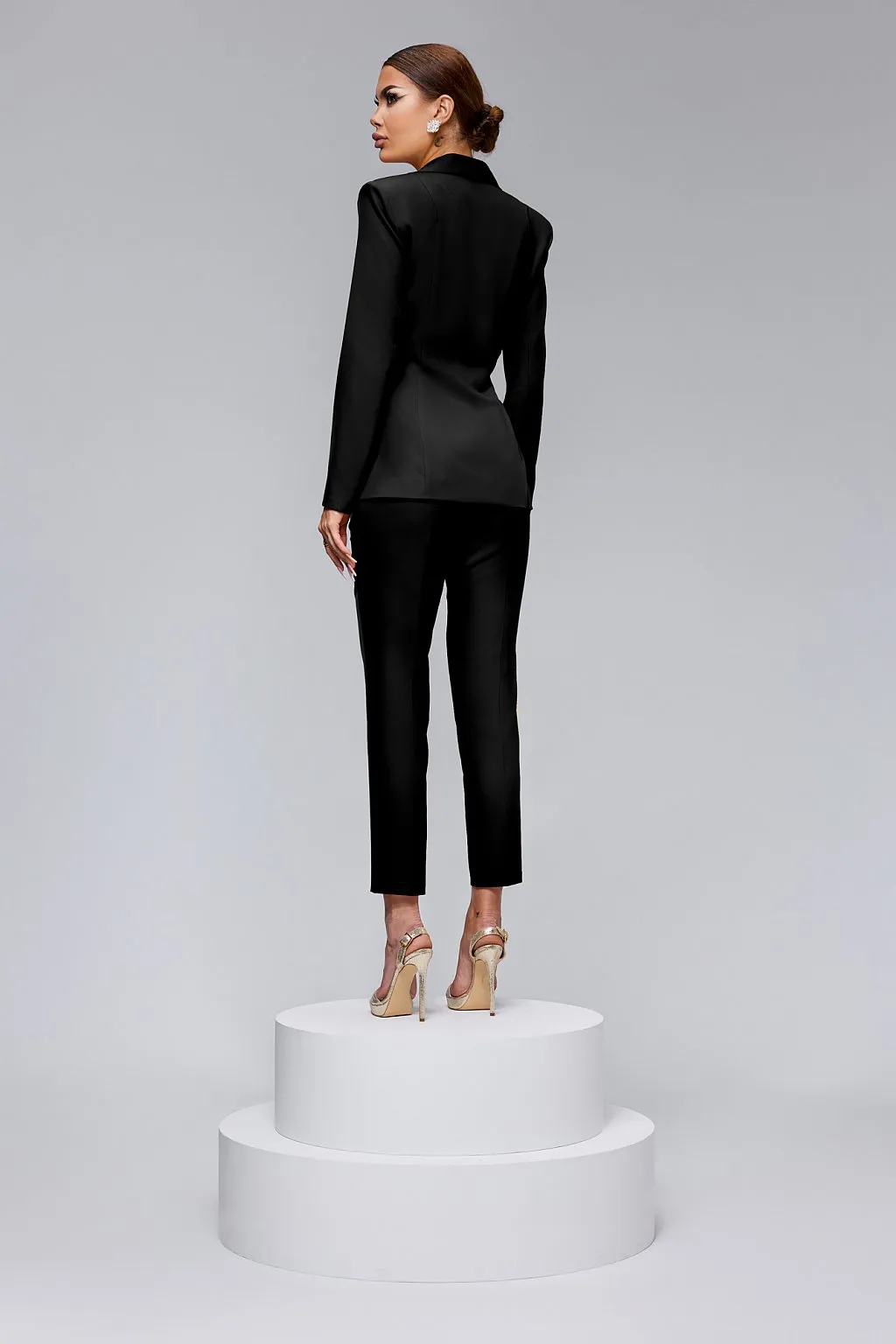 Tailleur 3 pezzi con giacca sagomata