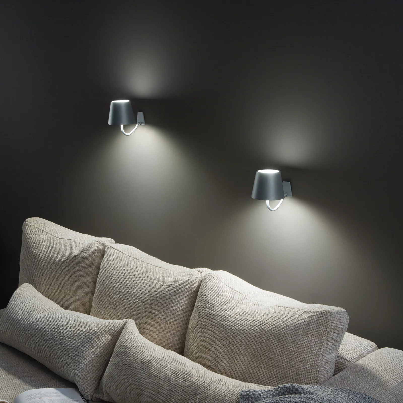 Zafferano Poldina applique accu IP54 grigio scuro