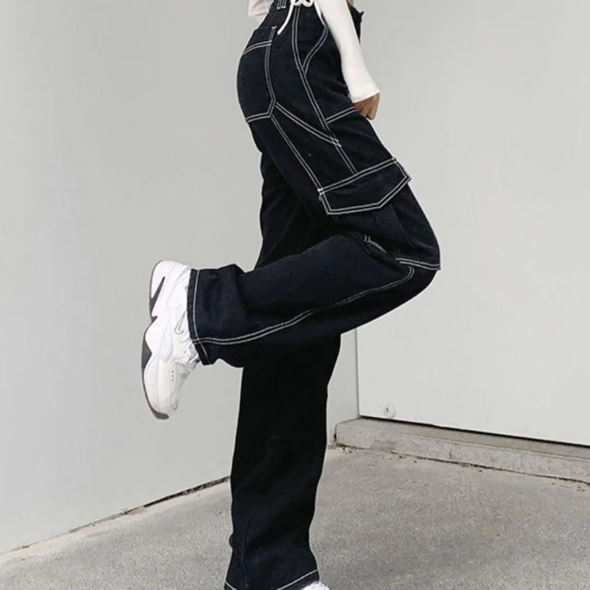 Zoki Streetwear Jeans cargo da donna tasche a molla pantaloni in denim nero a vita alta pantaloni larghi da donna larghi alla mo
